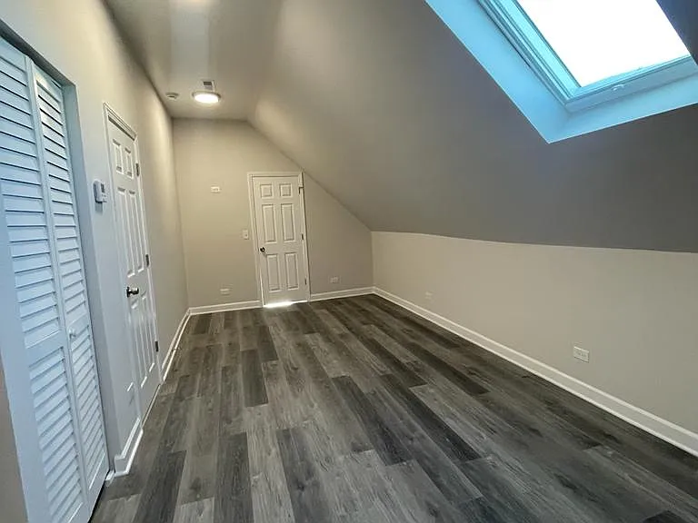 2917 W Cermak Rd #4R — Photo 8