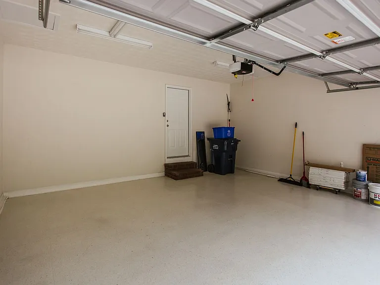 137 Bristol Woods Dr — Photo 3