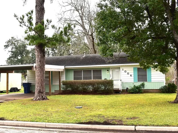 1006 Mac Dr, Sweeny, TX 77480