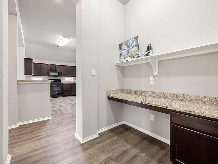 1945 Briar Grove Dr — Photo 14