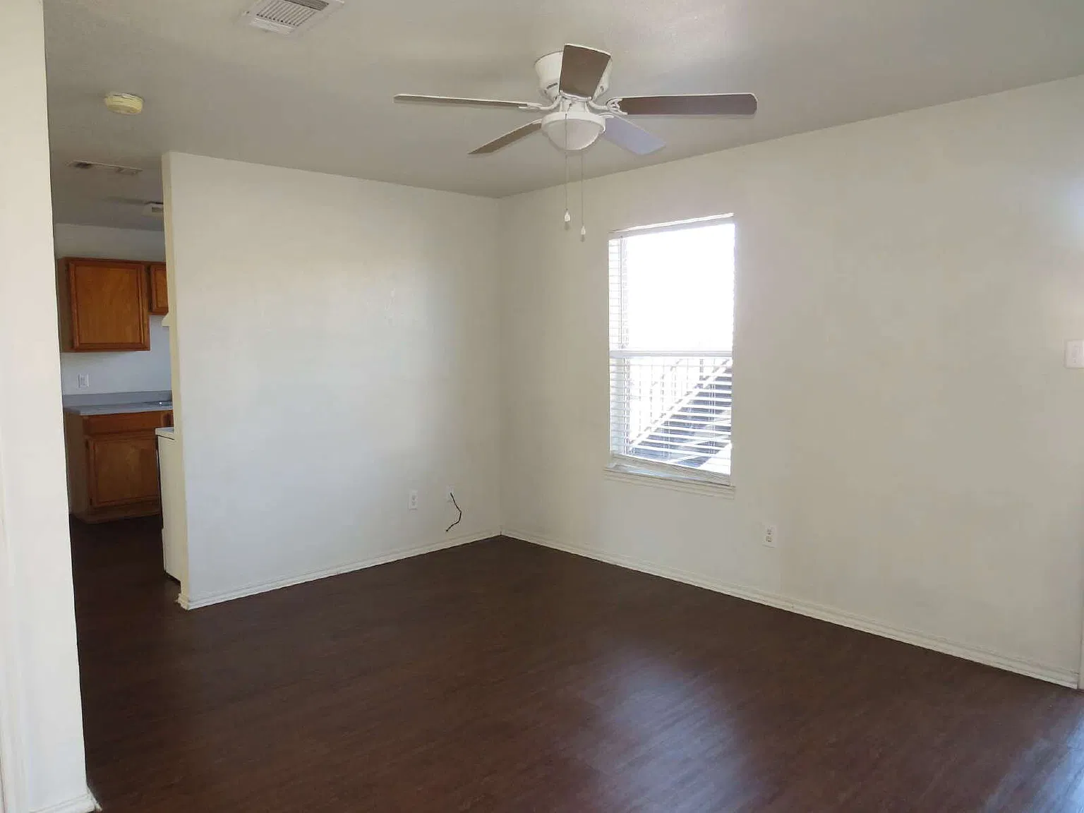 2 bed, 1.0 bath, 795 sqft, $650 — Photo 2