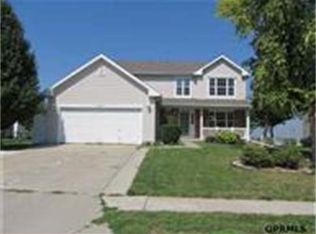 14818 Boyd St, Omaha, NE 68116