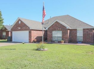 10719 E 119th St N, Collinsville, OK 74021