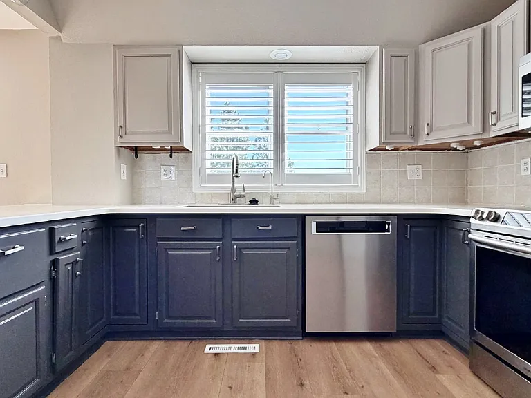 6764 Hillridge Pl — Photo 9