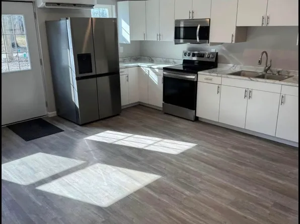 998 W Marshall Ave #8, Linton, IN 47441