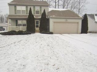 7064 Oak Tree Dr, Lorain, OH 44053