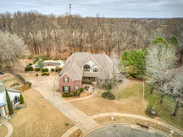 6301 S 5th Ave, Broken Arrow, OK 74011