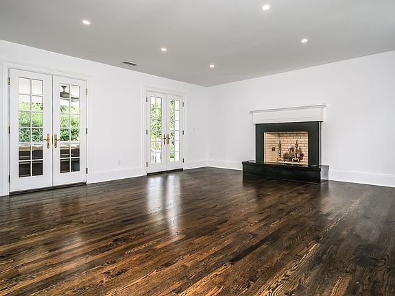 7 Highland Park Place