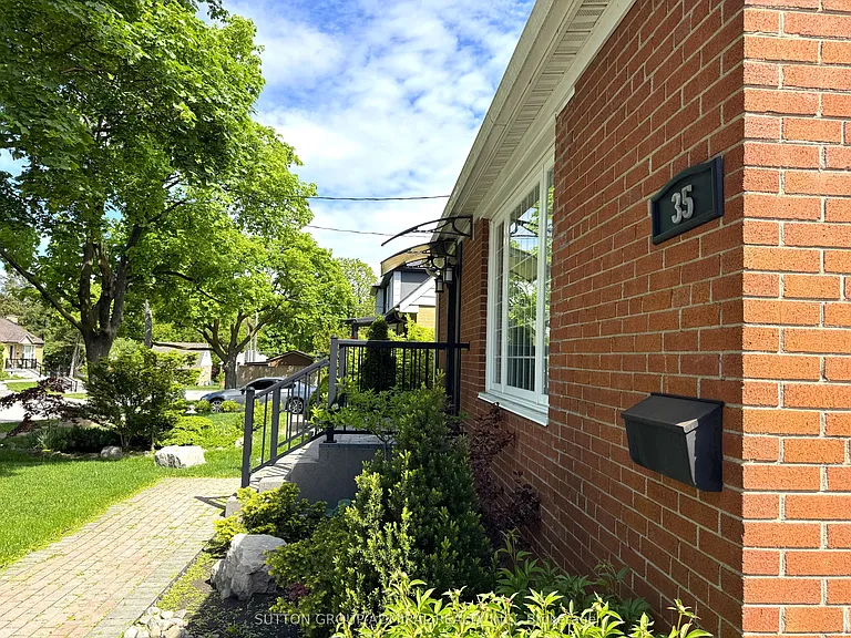 35 Coppermill Dr — Photo 2