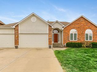 701 SW 34th Ter, Lees Summit, MO 64082