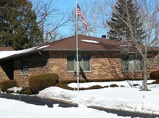 740 Tara Dr, Woodstock, IL 60098