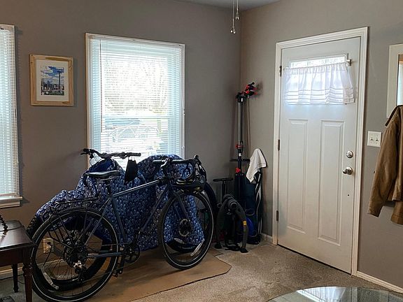 4th image of 5651 Winthrop Ave #5651