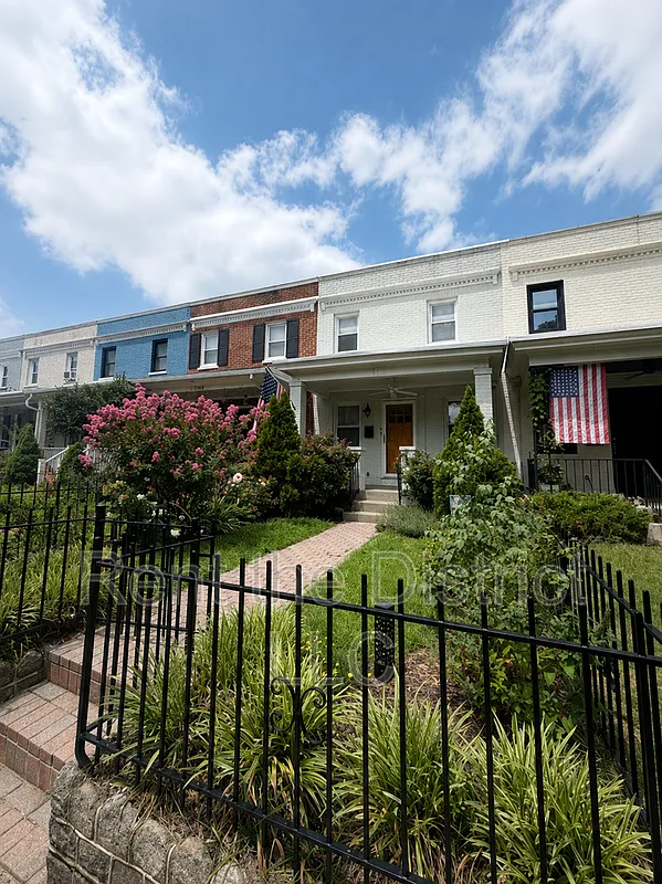 3 bed, 2.0 bath, 1344 sqft, $3,495 — Photo 1