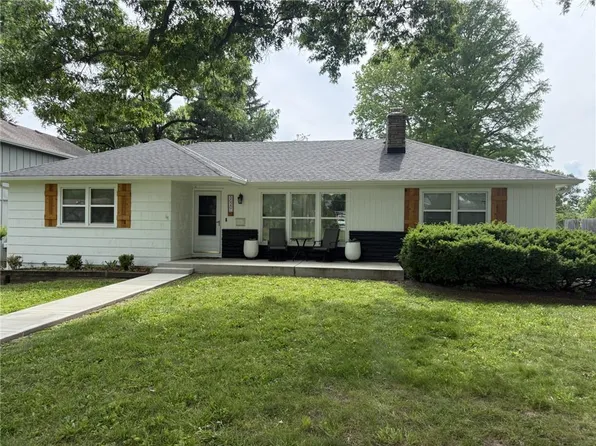 5020 Clark Dr, Roeland Park, KS 66205