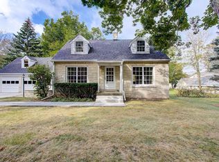 1713 S Parkview Ave, New Berlin, WI 53151