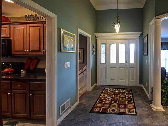 4th image of 2107 Golfview Ct