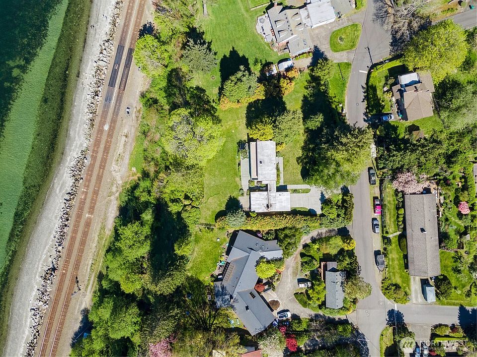 2nd image of 607 Webster Street