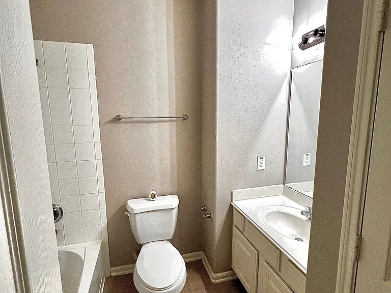 Bryce Manor Ln — Photo 7