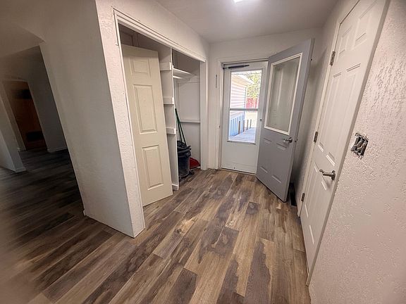 5th image of 919 W Jackson Ave