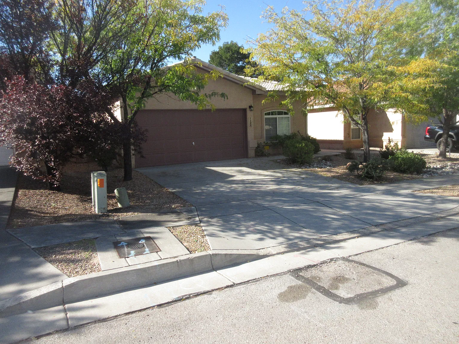3BR, 2BA, 2CG in La Cueva School District, Refrigerated Air & More — Photo 1