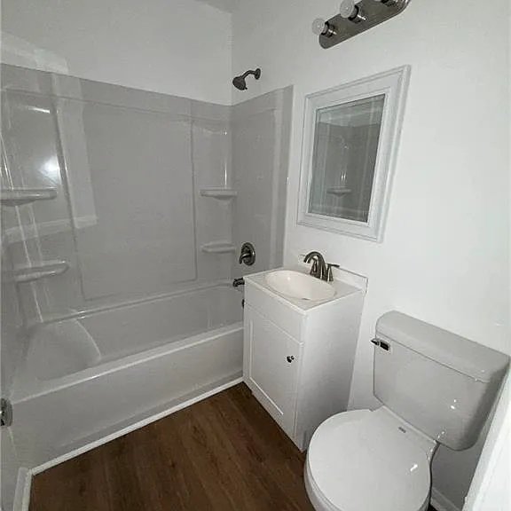 319 Main St #8 — Photo 6