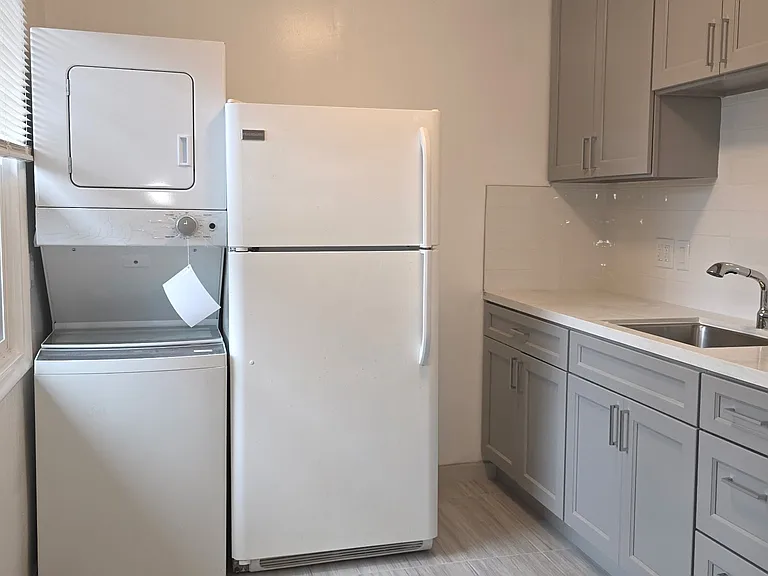 710 Washington Ave #710 — Photo 2