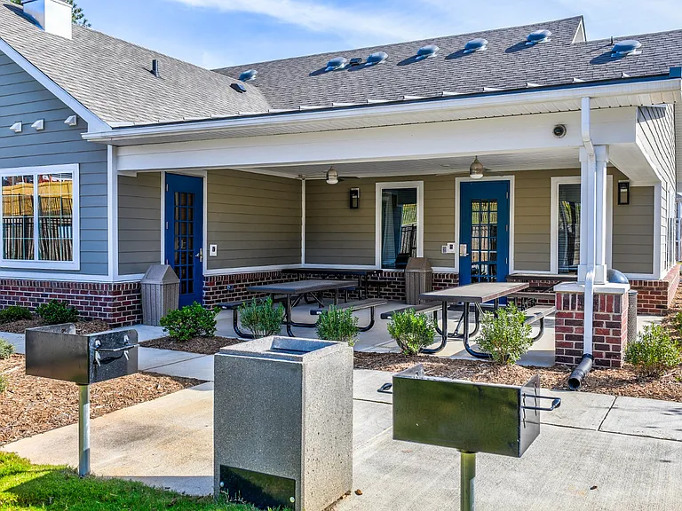 GRANITE POINTE — Photo 23