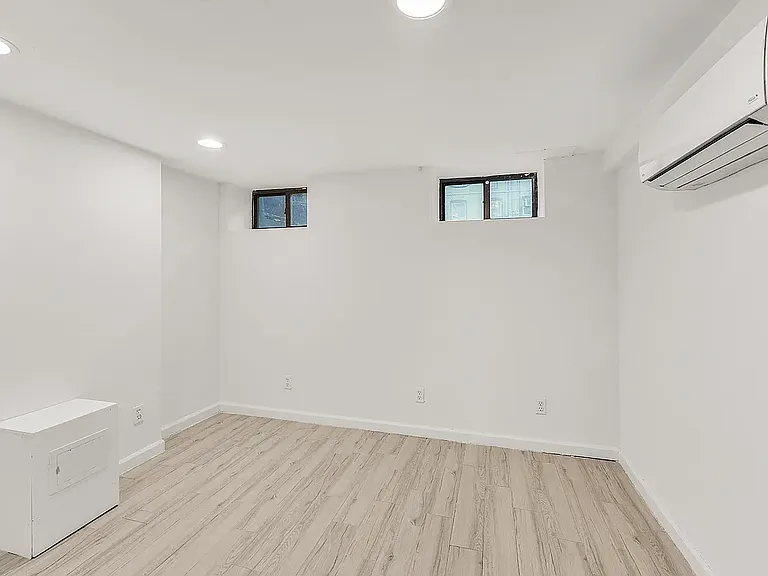 851 Hart St #L — Photo 22