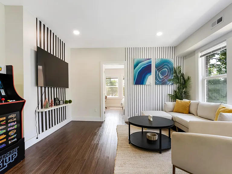 13476 Clifton Blvd #201 — Photo 8