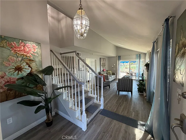 1553 Chalgrove Dr — Photo 3