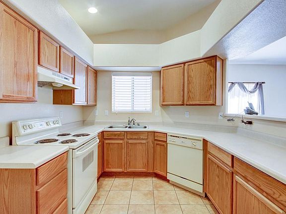 2nd image of 15234 N 28th Pl