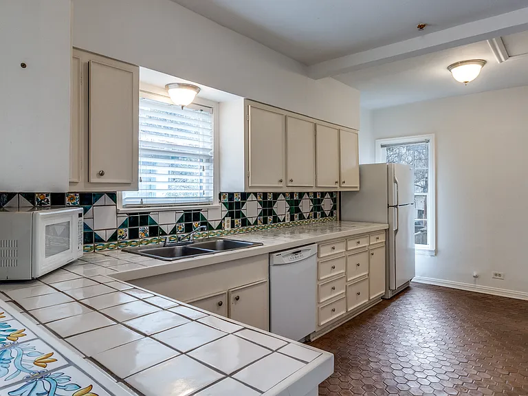 4526 Fairway St — Photo 6