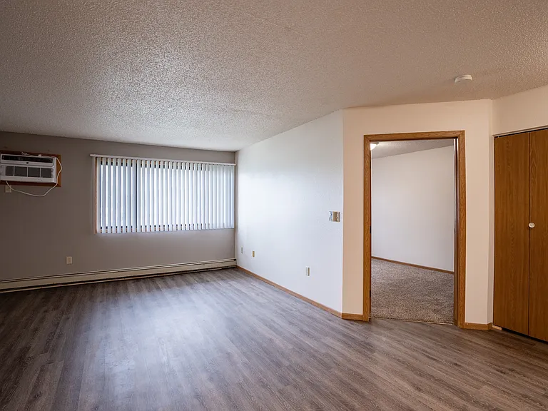 Fargo, ND Prairie Park Apartments | Living