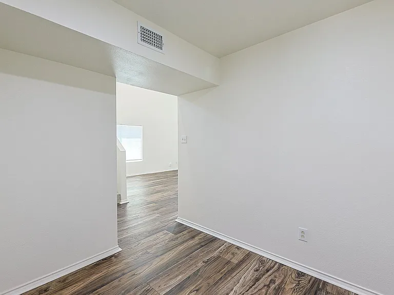 8308 Albany Ave — Photo 5