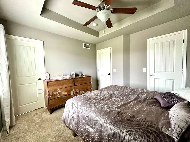 7605 N 92nd Ave — Photo 16