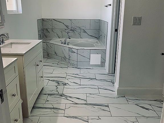 double sink and jacuzzi tub 