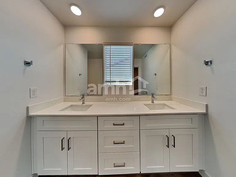 18450 W El Cortez Pl — Photo 12