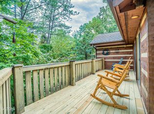 317 Matterhorn Dr, Gatlinburg, TN 37738