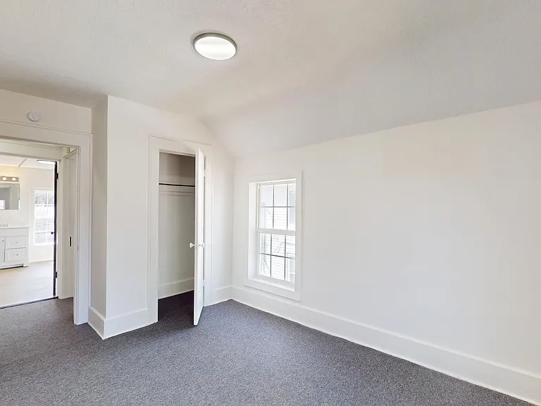 109 W Ely St — Photo 17