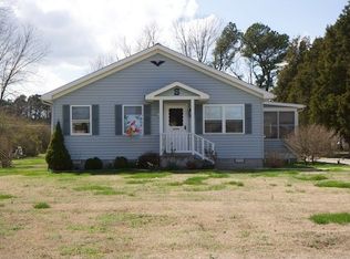 2229 Ocran Rd, White Stone, VA 22578