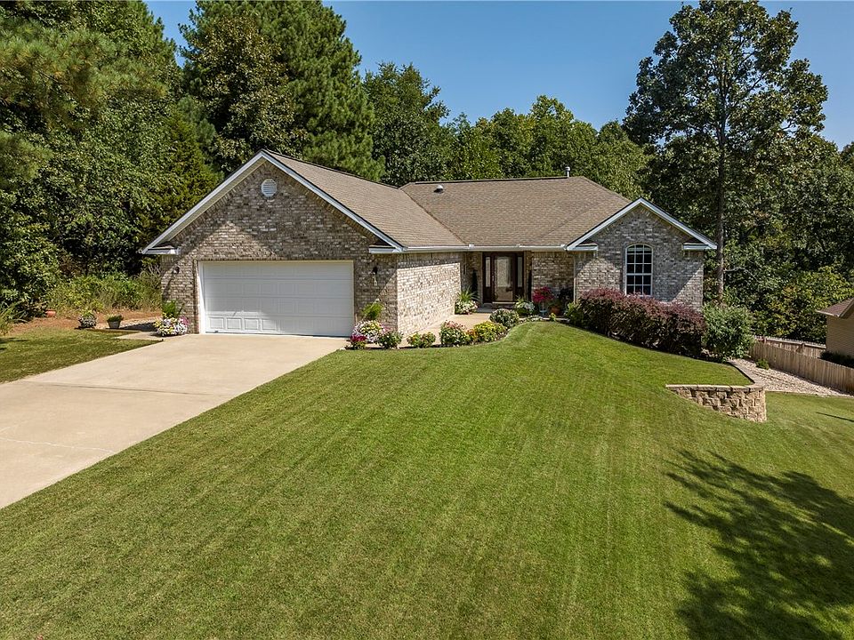 1st image of 5 Kincardine Ln