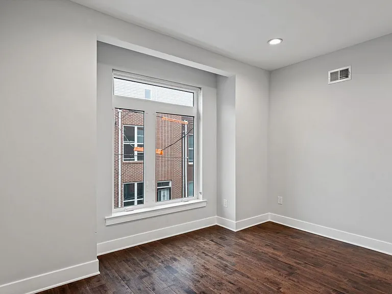 1410 N Marston St — Photo 55