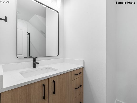 5th image of 3843 N Willis Blvd #3