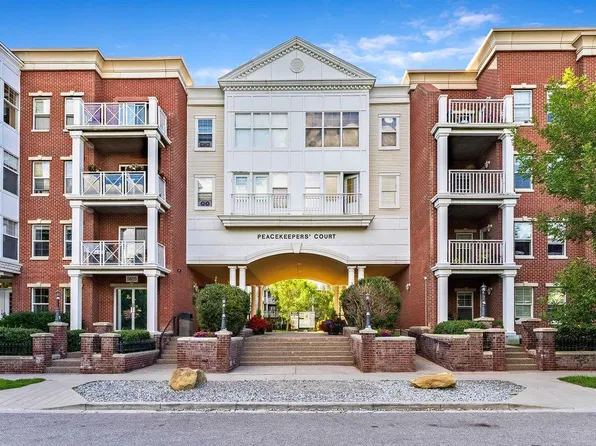 5605 SE Henwood St SW #3305, Calgary, AB T3E 7R2