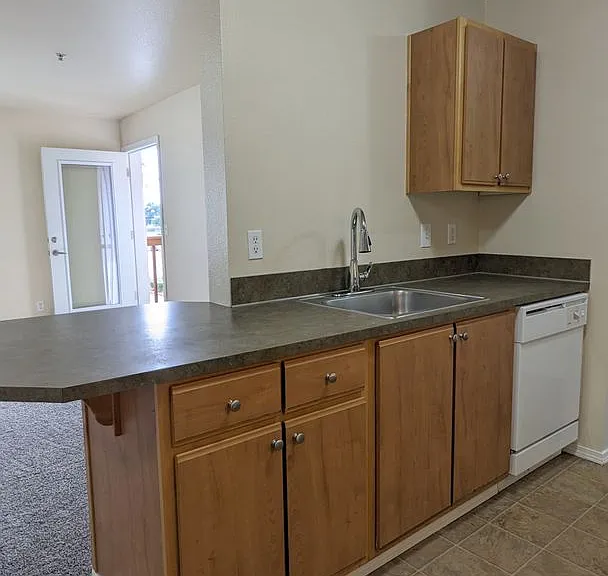 Wellesley Park Apartments — Photo 63