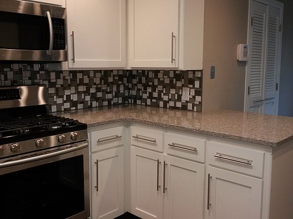 4th image of 1205 Brentwood Dr