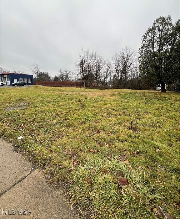 2nd image of 2419/2423 Mahoning Ave
