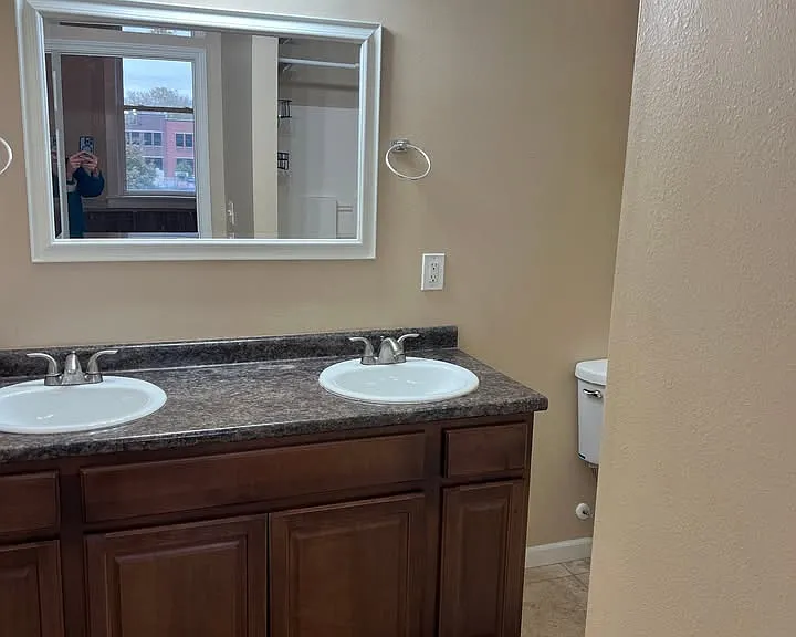 817 Main St #B — Photo 3