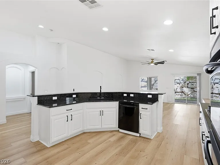 9717 High Alpine St — Photo 12