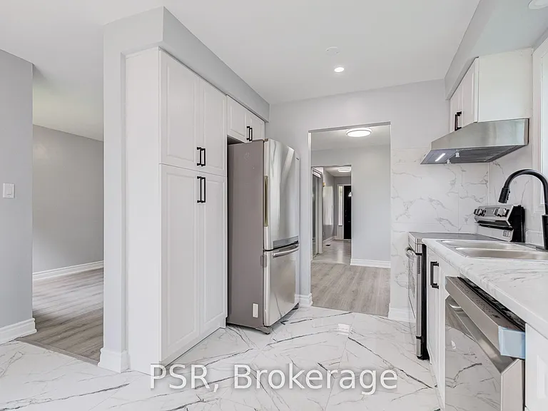 166 Adele Cres — Photo 28